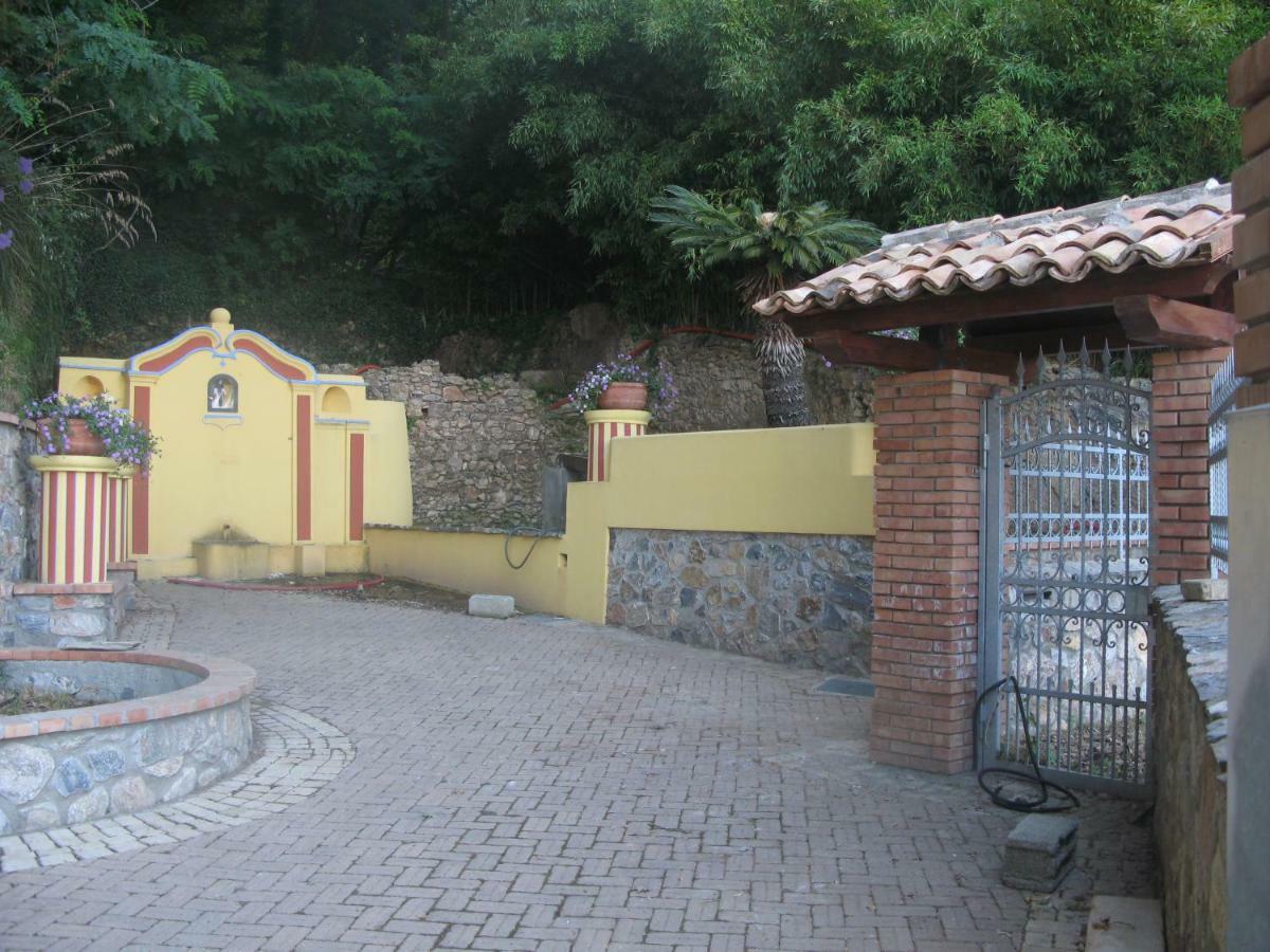 Azienda Agrituristica Le Terre Di San Leonardo Cetraro Exteriör bild