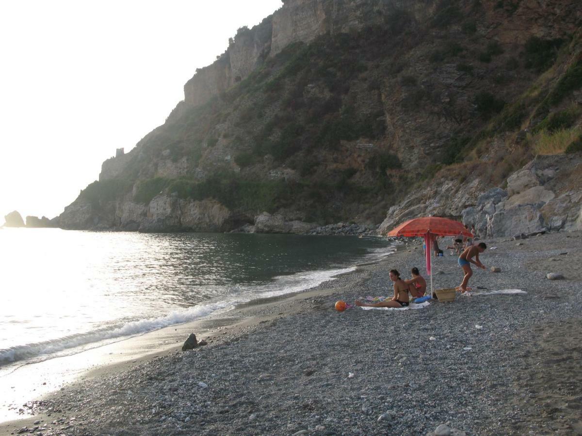Azienda Agrituristica Le Terre Di San Leonardo Cetraro Exteriör bild